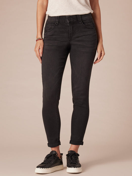 Absolution® Black Denim Petite Ankle Skimmer Jeans